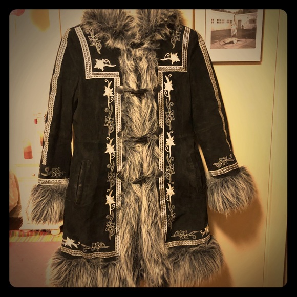 Vintage Jackets & Blazers - HOST PICK!🙀🤩😍3/30 Taut Black Genuine Leather Embroidered Fur Jacket